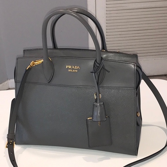 Prada Bag with Gold Hardware - Picture 4 of 10
